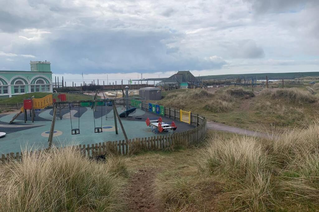 Life'S A Beach, Montrose Scotland Exteriér fotografie